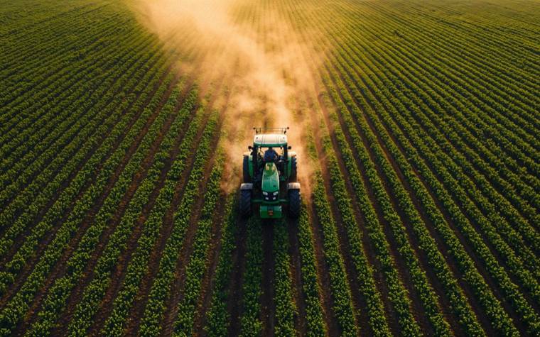 Máquina agrícola em operação